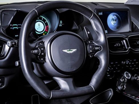 Used 2023 Aston Martin V8 Vantage Coupe image 25