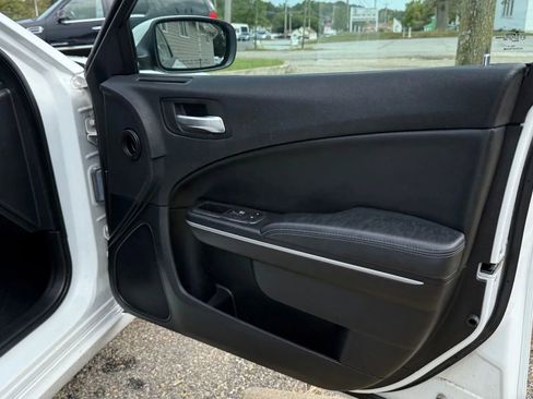 Used 2020 Dodge Charger SXT w/ Leather Interior Group image 15