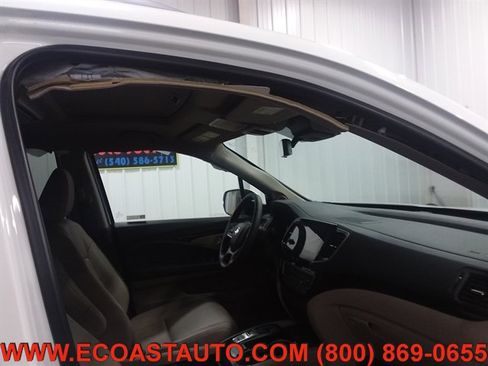 Used 2022 Honda Pilot Touring image 25