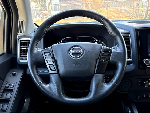 Used 2023 Nissan Frontier SV w/ SV Convenience Package image 14