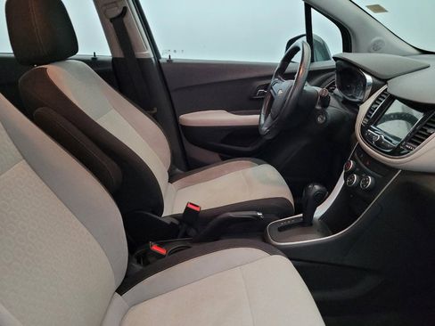 Used 2019 Chevrolet Trax LS w/ LPO, Cargo Package AWD/4WD image 21