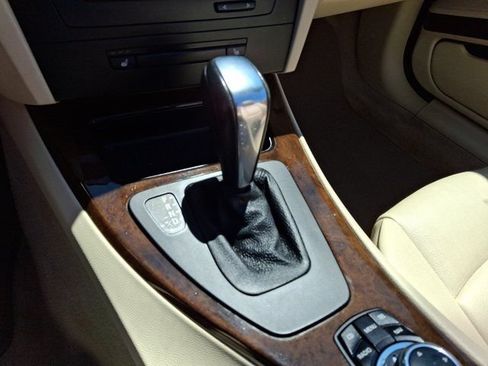 Used 2009 BMW 328i Convertible RWD image 18