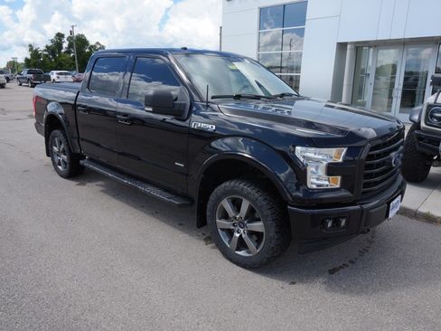 Used 2017 Ford F150 XLT w/ Equipment Group 302A Luxury AWD/4WD image 3