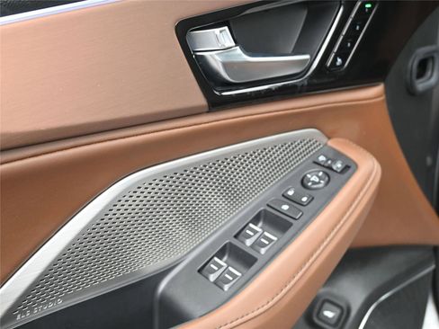 Certified 2024 Acura MDX SH-AWD w/ Technology Package image 6