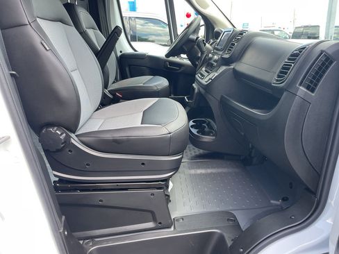 Used 2026 RAM ProMaster 2500 w/ Convenience Group FWD image 13