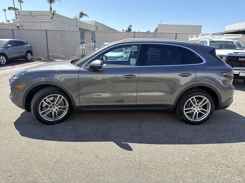 Used 2023 Porsche Cayenne AWD/4WD image 8