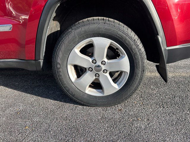 Used 2012 Jeep Grand Cherokee Laredo AWD/4WD image 6