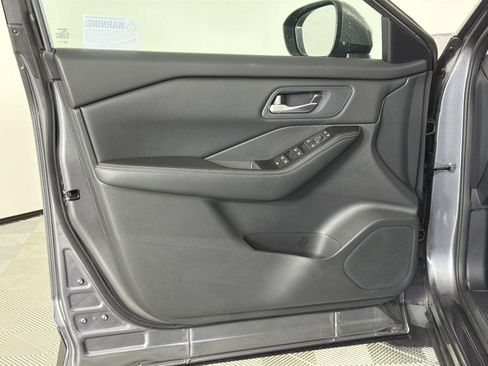 Used 2024 Nissan Rogue SV image 19