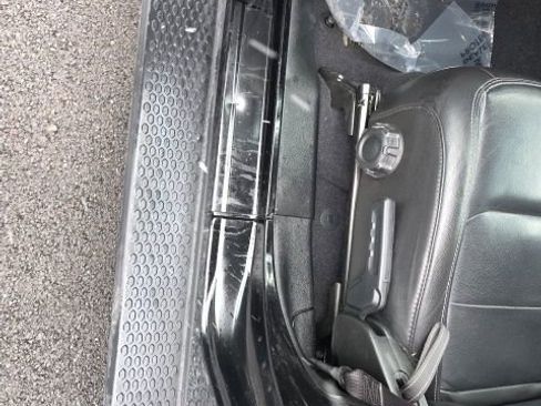 Used 2020 Jeep Wrangler Unlimited Sahara image 3