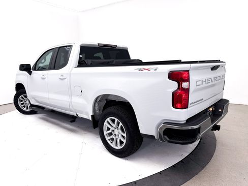 Used 2021 Chevrolet Silverado 1500 LT AWD/4WD image 2