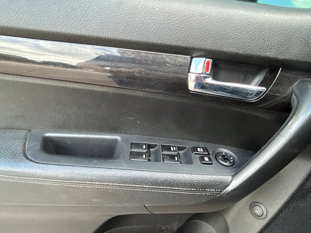 Used 2011 Kia Sorento EX w/ Premium Pkg FWD image 17