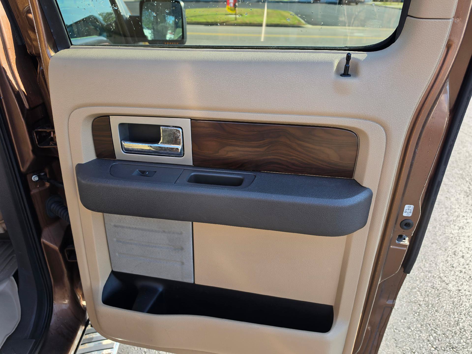 Used 2012 Ford F150 Lariat w/ Lariat Chrome Pkg RWD image 15