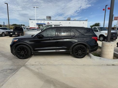 Used 2020 Ford Explorer Limited w/ Class III Trailer Tow Package RWD image 3