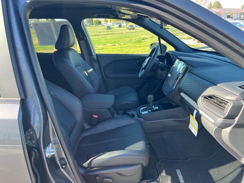 Used 2025 Subaru Forester Limited AWD/4WD image 29