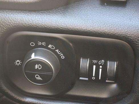 Used 2019 RAM 2500 Tradesman w/ Safety Group AWD/4WD image 19