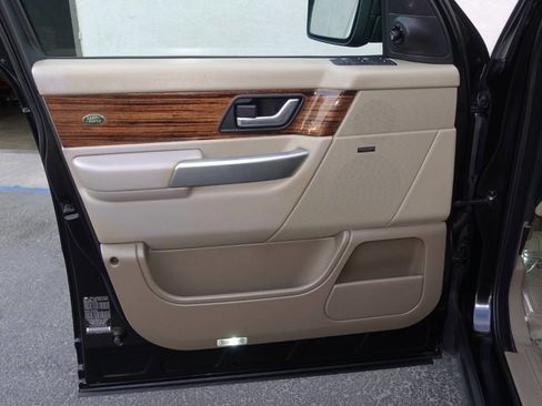 Used 2009 Land Rover Range Rover Sport HSE image 27