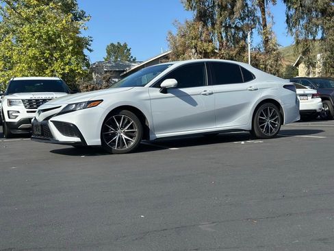 Used 2024 Toyota Camry SE w/ Blackout Package (TMS) image 1