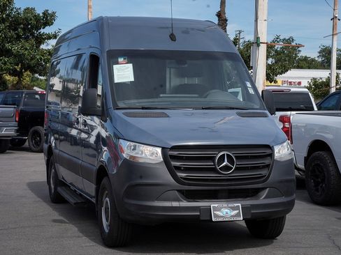 Used 2019 Mercedes-Benz Sprinter 144 image 4