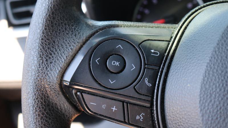 Used 2021 Toyota RAV4 LE FWD image 9