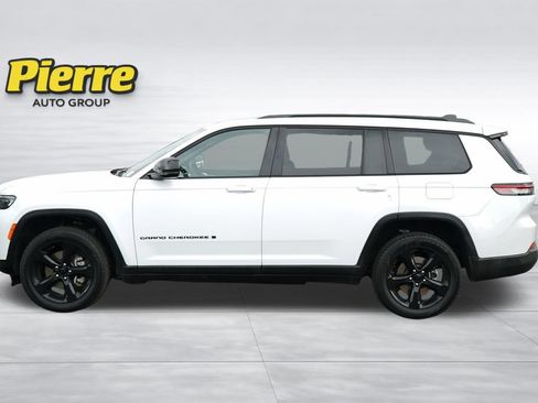 Used 2023 Jeep Grand Cherokee L Laredo AWD/4WD image 4