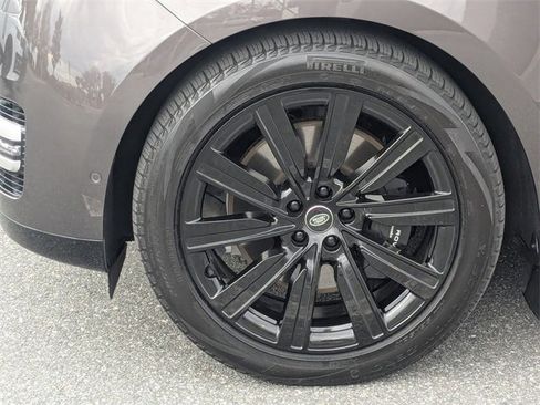 Used 2024 Land Rover Range Rover Autobiography image 11