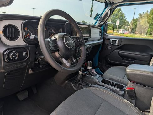 Used 2024 Jeep Wrangler Sport AWD/4WD image 10
