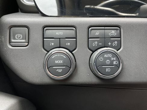 Used 2022 Chevrolet Silverado 1500 RST w/ Convenience Package II AWD/4WD image 32