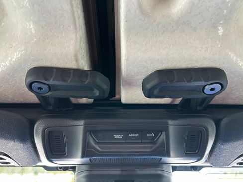 Certified 2025 Jeep Wrangler Unlimited Sahara AWD/4WD image 33
