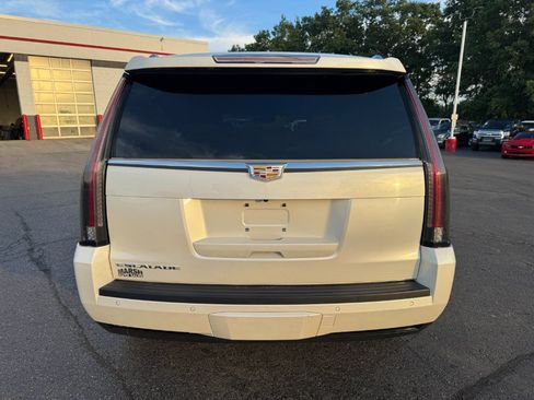 Used 2015 Cadillac Escalade Premium AWD/4WD image 4