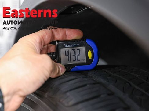 Used 2024 Nissan Rogue S AWD/4WD image 28