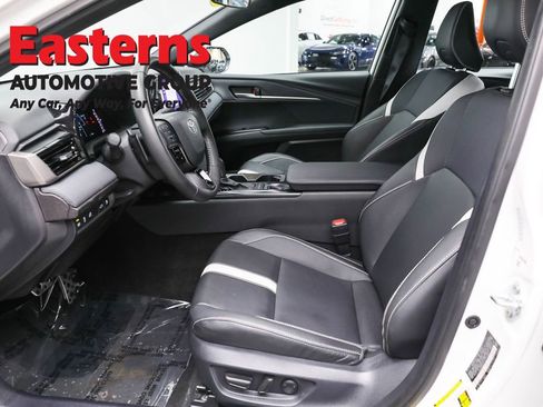 Used 2025 Toyota Camry SE FWD image 14