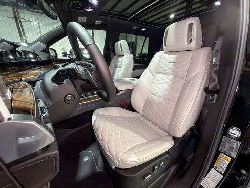 Used 2026 Cadillac Escalade Platinum Sport AWD/4WD image 22