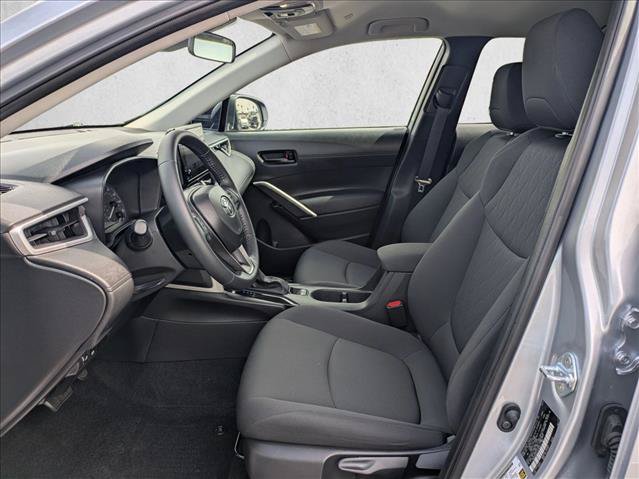 Used 2025 Toyota Corolla Cross LE FWD image 15