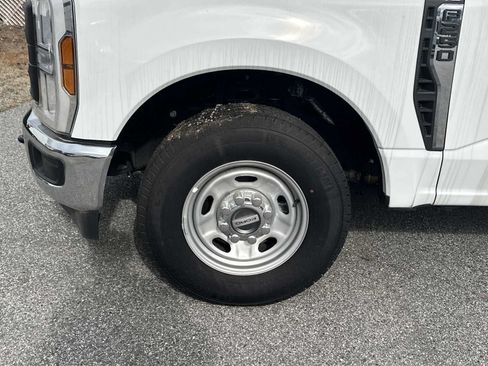 New 2024 Ford F250 XL w/ XL Chrome Package RWD image 12