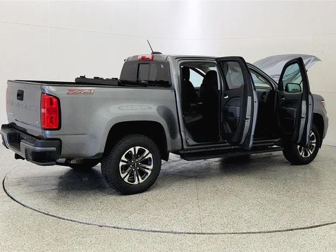 Used 2022 Chevrolet Colorado Z71 AWD/4WD image 12