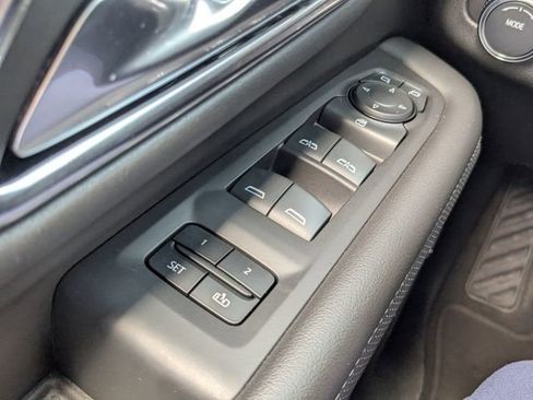 Used 2024 GMC Yukon XL SLT RWD image 22