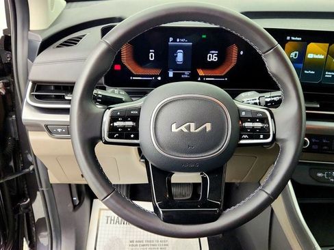 Used 2026 Kia Carnival FWD image 13
