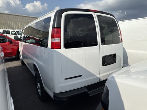 New 2025 Chevrolet Express 3500 LS image 5