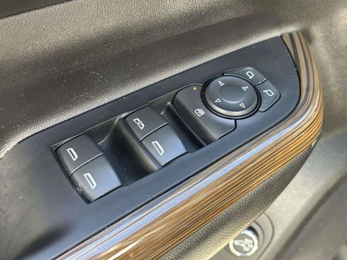 Used 2023 GMC Acadia SLE w/ Driver Convenience Package image 19