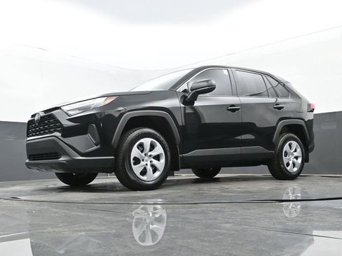 Used 2025 Toyota RAV4 LE AWD/4WD image 26