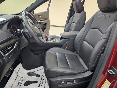 Used 2019 Cadillac XT4 Sport w/ Cold Weather Package FWD image 18