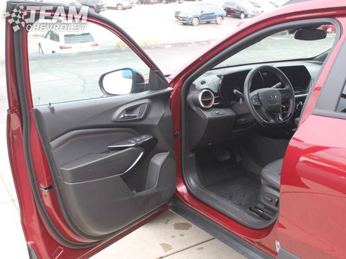 Used 2025 Chevrolet Trax RS w/ Driver Confidence Package FWD image 10