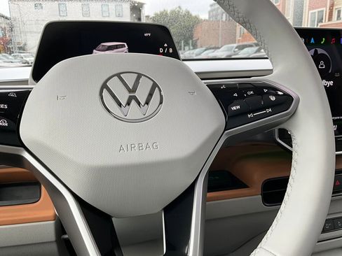 New 2025 Volkswagen ID. Buzz Pro S Plus image 22