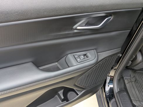 Used 2024 Jeep Grand Cherokee L Altitude RWD image 11