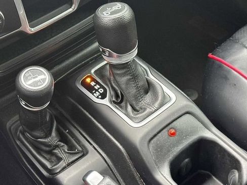 Used 2018 Jeep Wrangler Unlimited Sport image 19