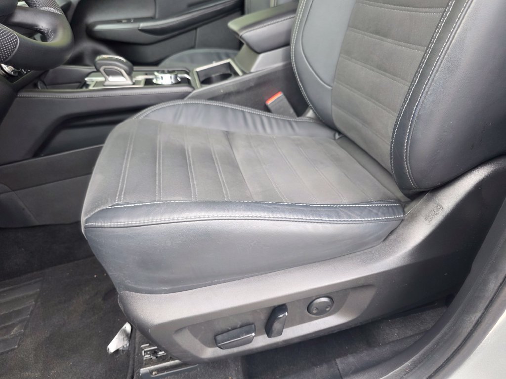 Used 2023 Mitsubishi Outlander SE FWD image 12