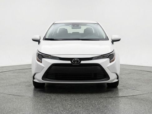 Used 2025 Toyota Corolla LE FWD image 2
