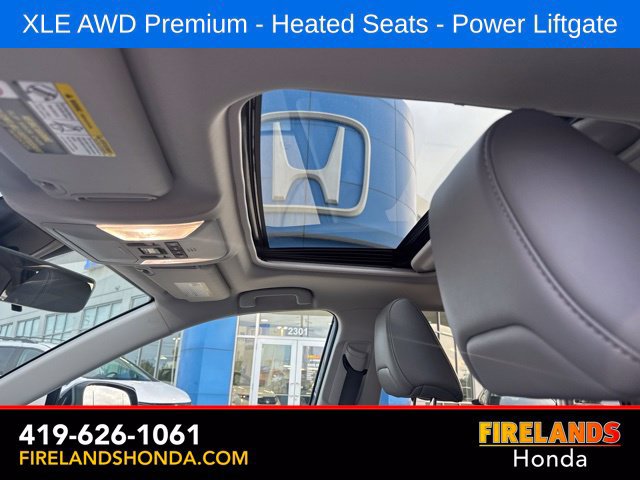 Used 2022 Toyota RAV4 XLE Premium AWD/4WD image 27