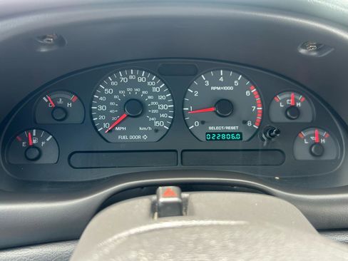 Used 2000 Ford Mustang GT RWD image 25