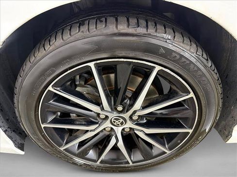 Used 2022 Toyota Camry SE FWD image 11